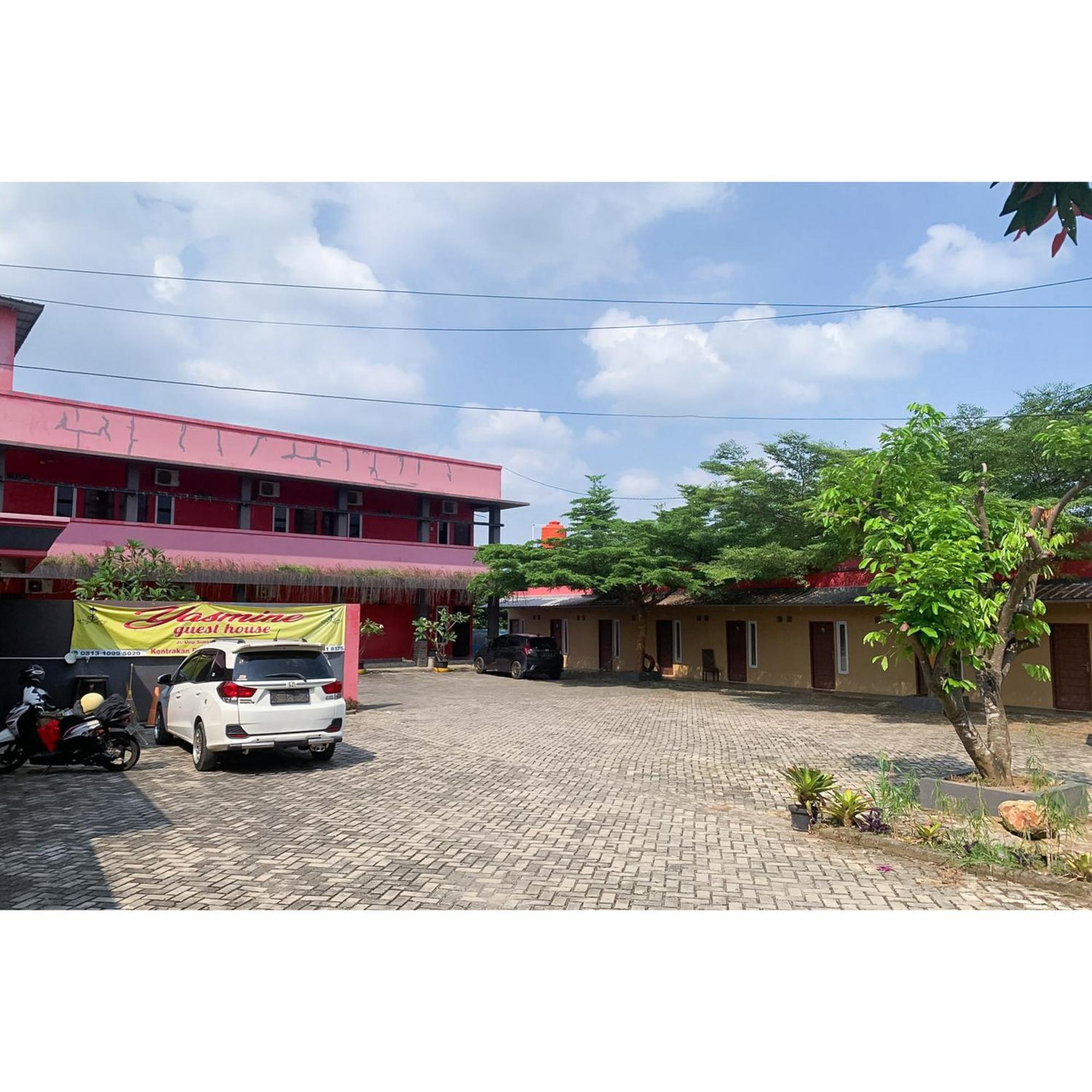 Hotel Reddoorz Syariah Near Jalan Urip Sumoharjo Bandar Lampung Exterior foto