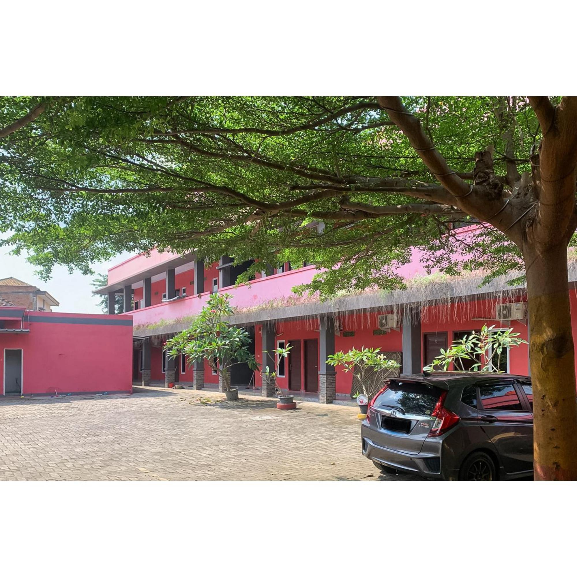 Hotel Reddoorz Syariah Near Jalan Urip Sumoharjo Bandar Lampung Exterior foto