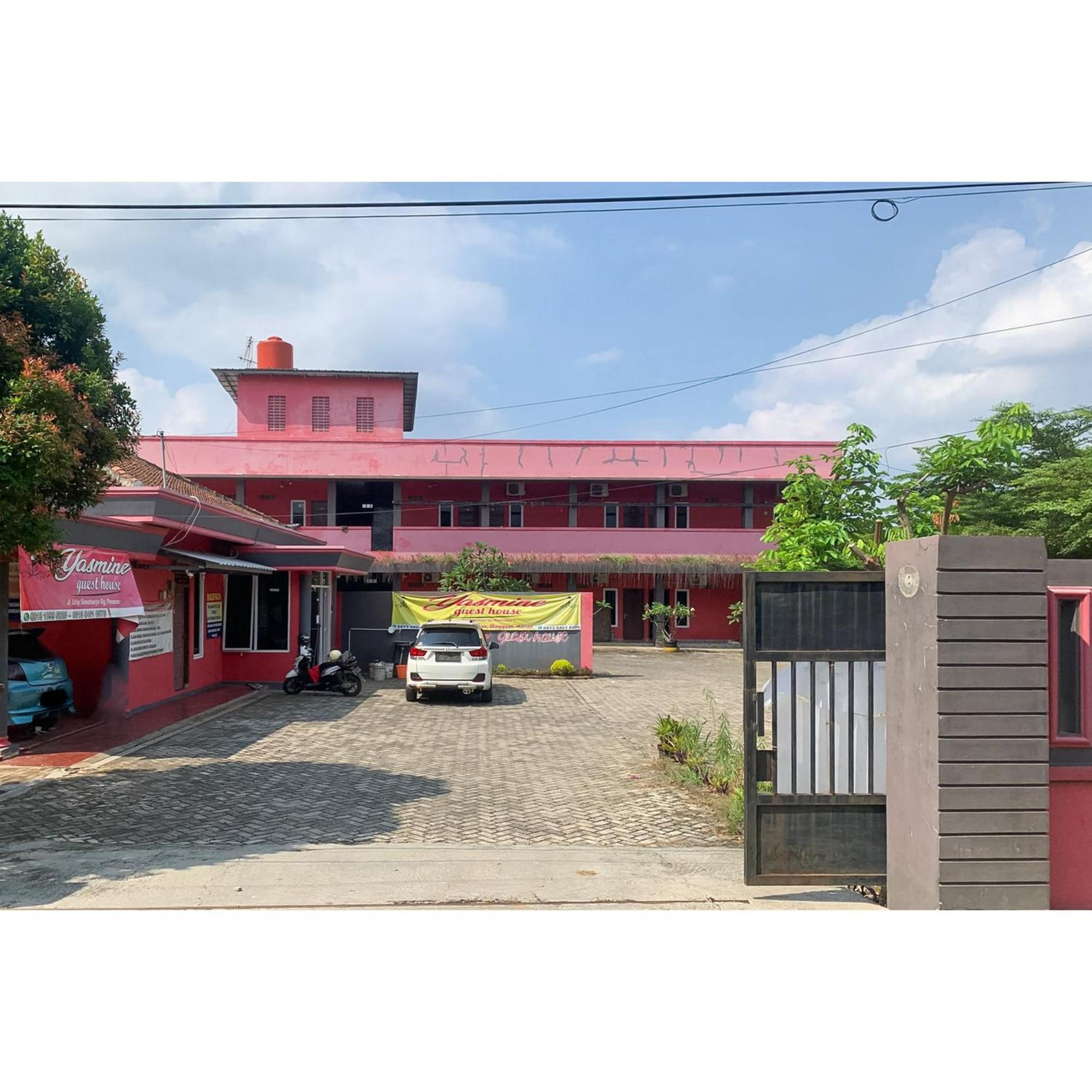 Hotel Reddoorz Syariah Near Jalan Urip Sumoharjo Bandar Lampung Exterior foto