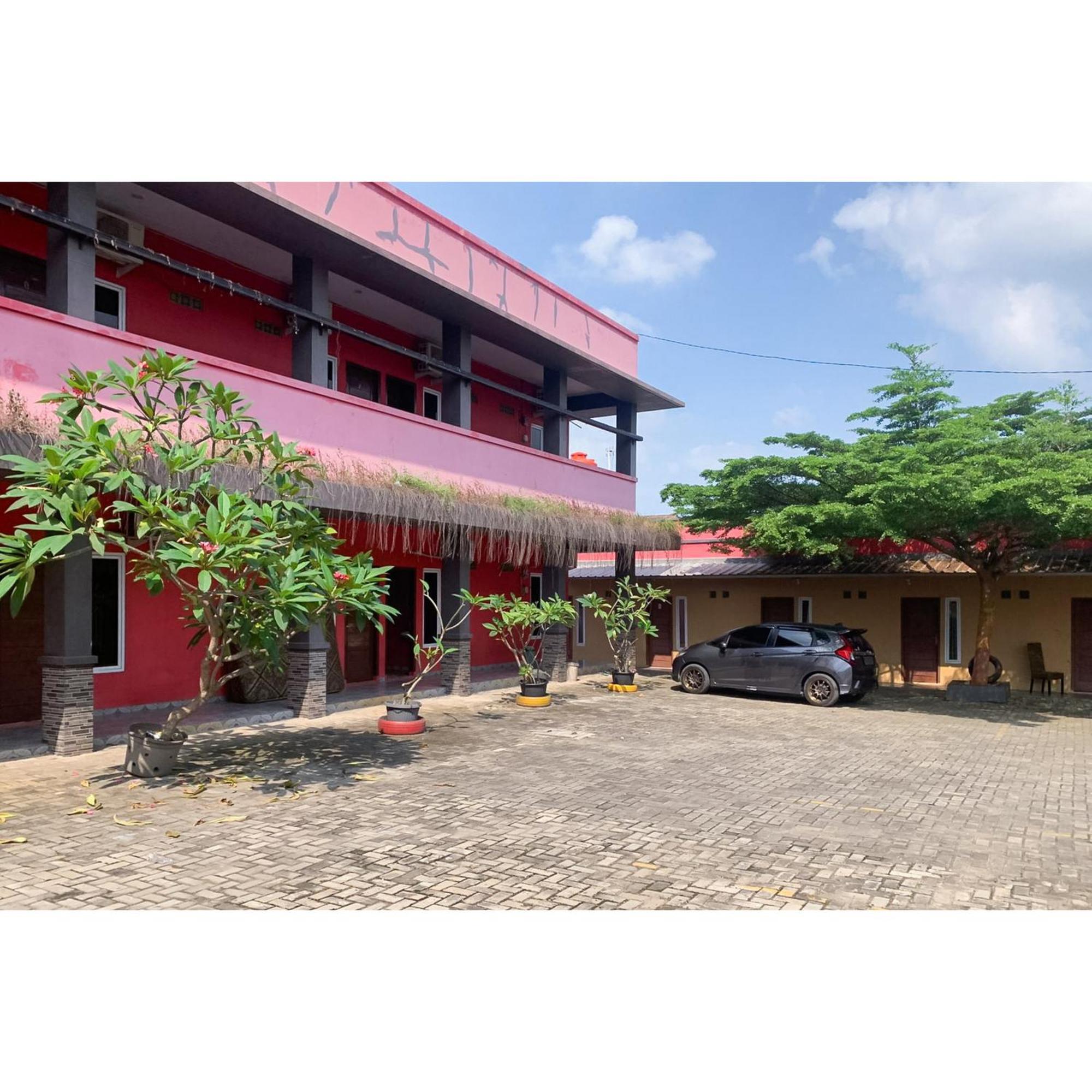 Hotel Reddoorz Syariah Near Jalan Urip Sumoharjo Bandar Lampung Exterior foto