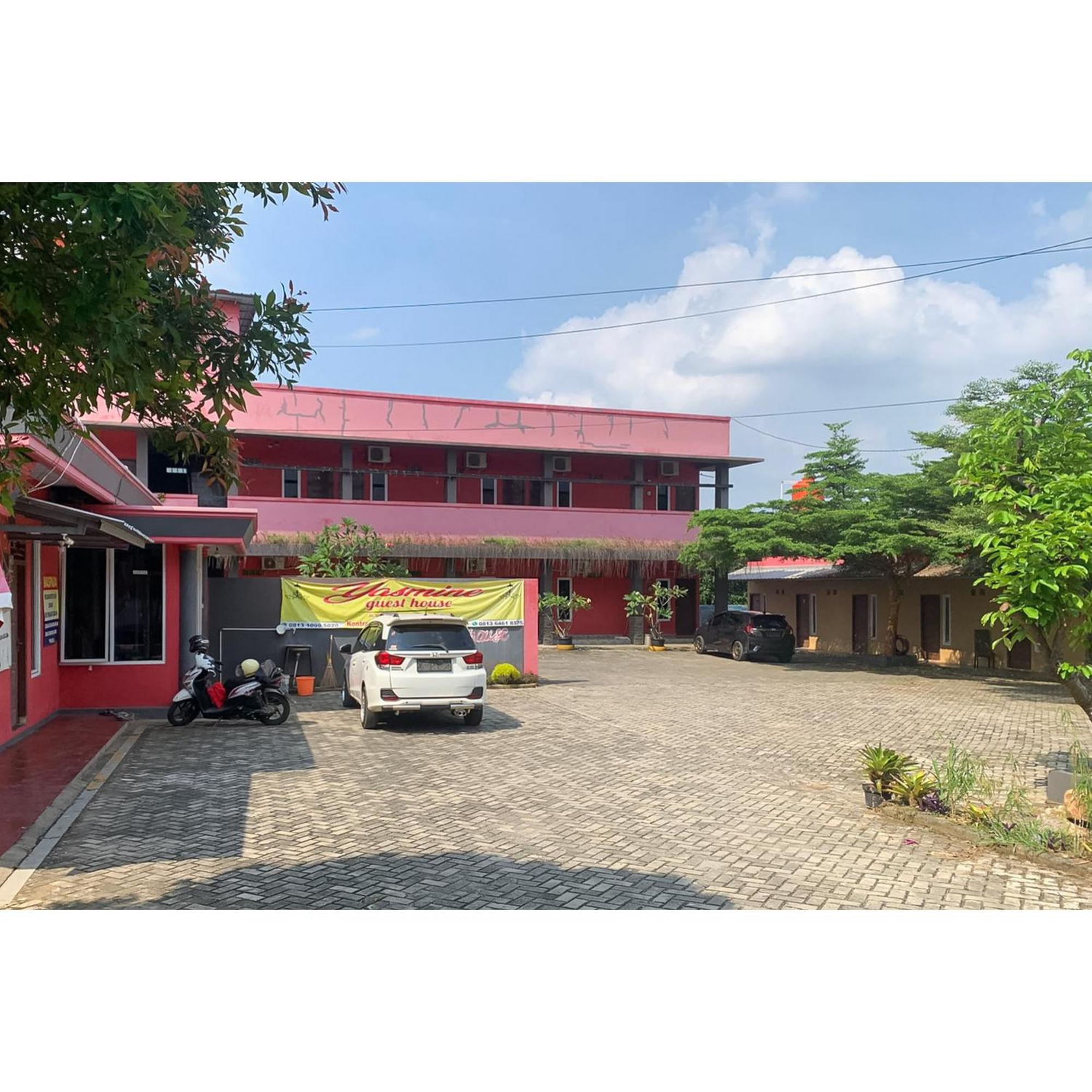 Hotel Reddoorz Syariah Near Jalan Urip Sumoharjo Bandar Lampung Exterior foto